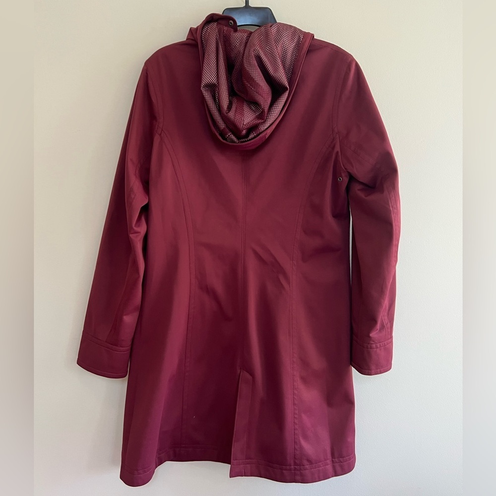 Athleta Women’s Magnetic Closure Long Trench in Magenta, size M - Picture 2 of 12
